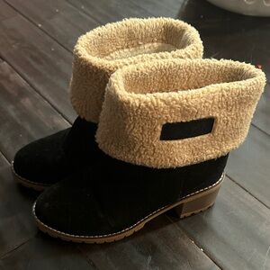 Cozy Black Boots with Tan Faux Fur